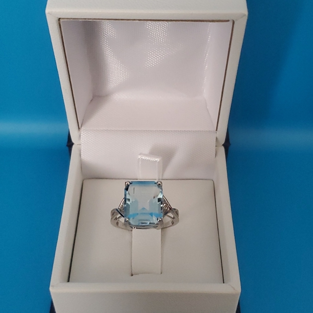 Women's 7 1/2 CT TGW Sky-Blue Topaz Cocktail Ring